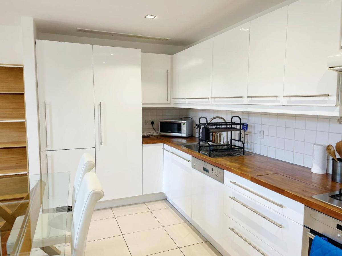 Portobello Dock Canalside Apartment Londra Exterior foto
