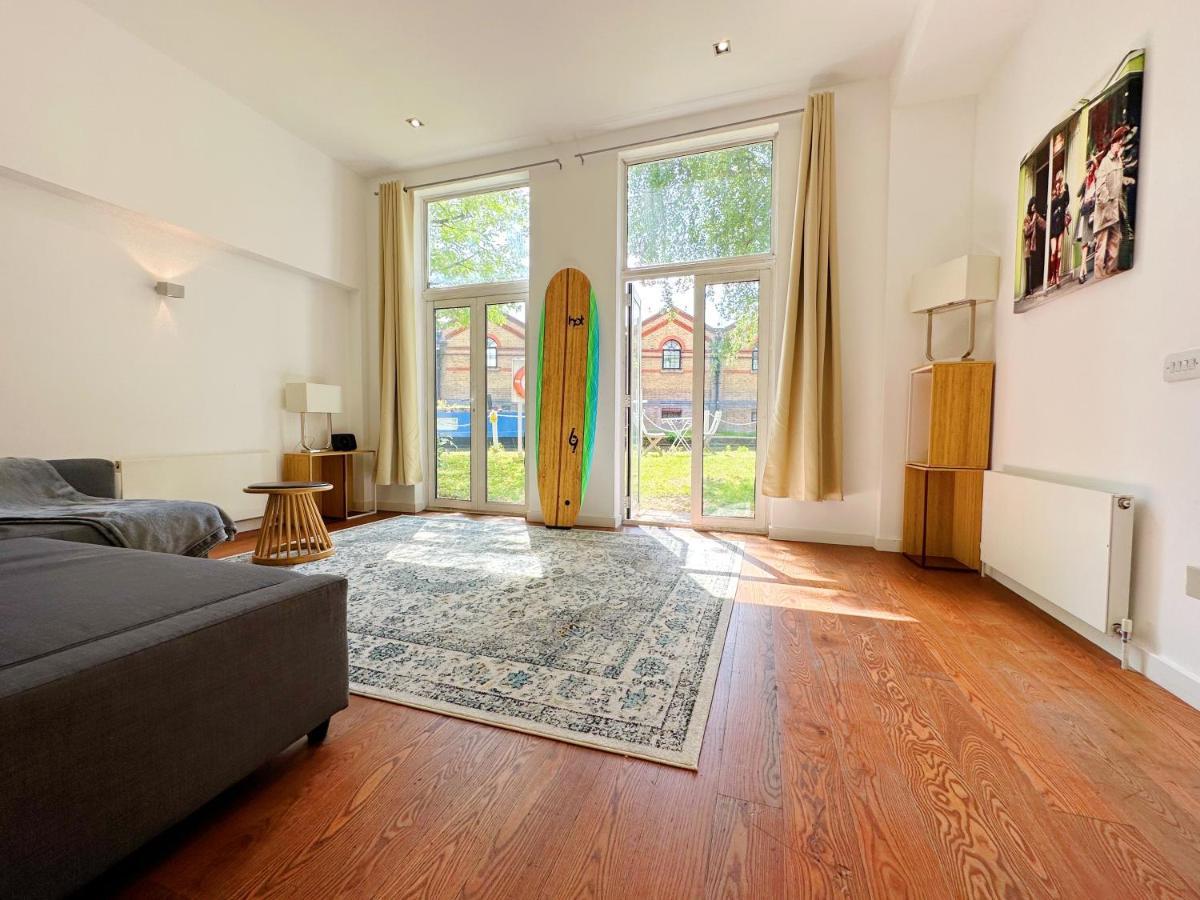 Portobello Dock Canalside Apartment Londra Exterior foto