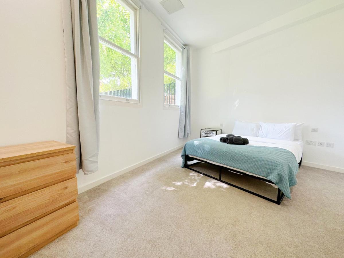 Portobello Dock Canalside Apartment Londra Exterior foto